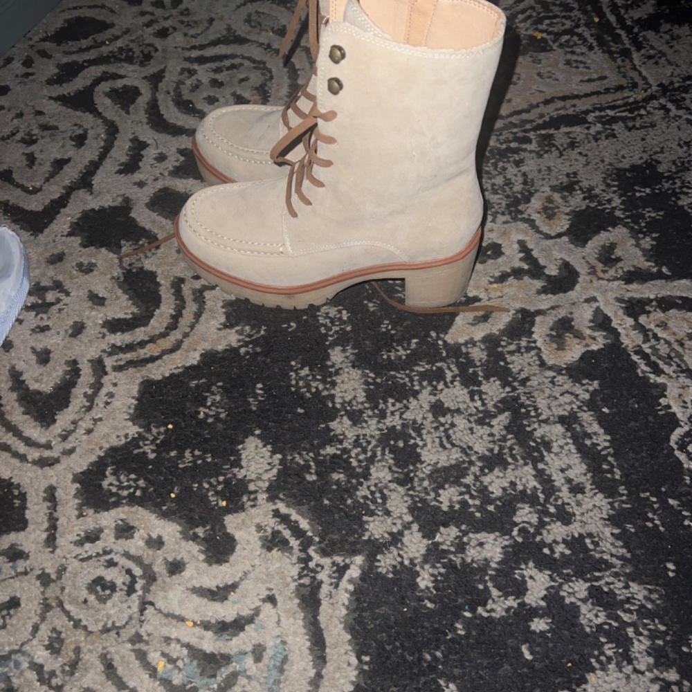 Shoes - Picture 2 of 3